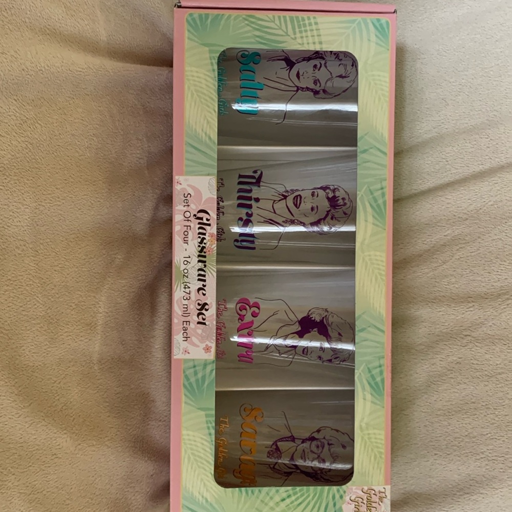 Set of 4 Golden Girls 16 oz glasses, Brand new in box